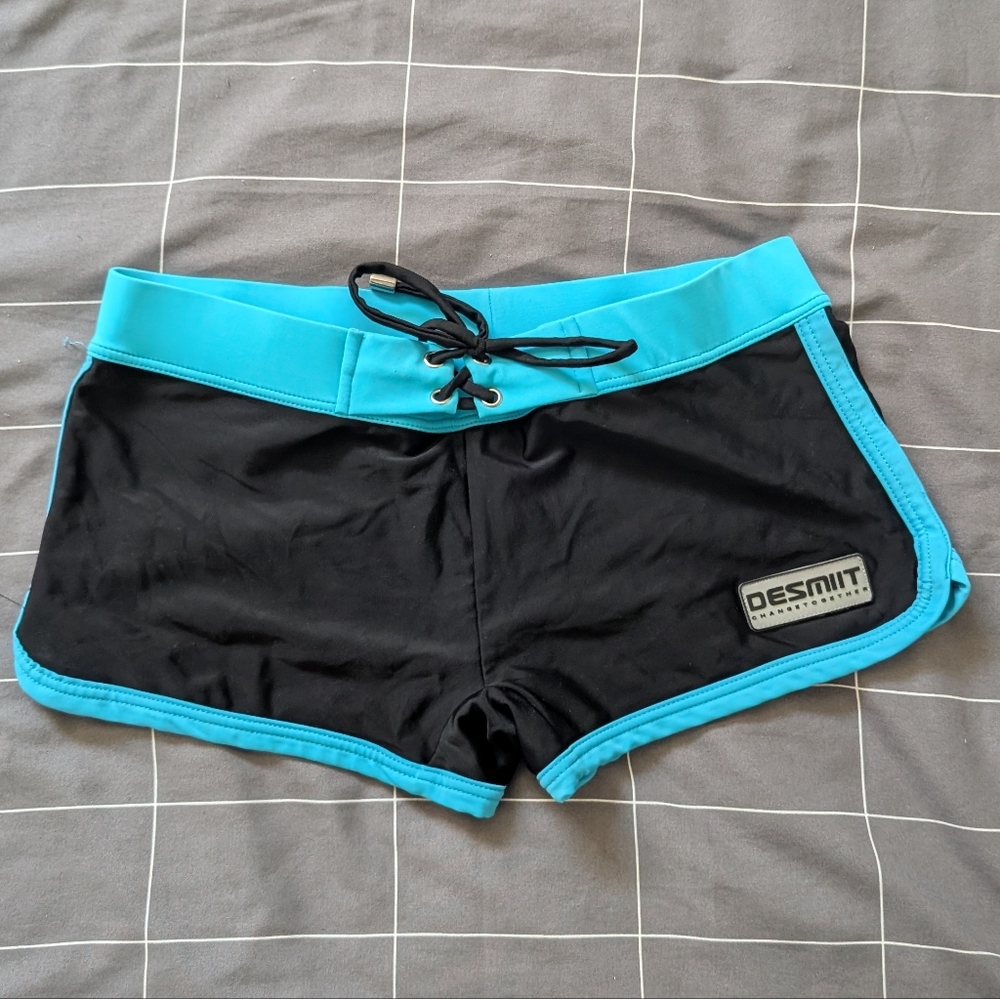 Desmitt Black Square Cut Swim Trunks With Blue Trim